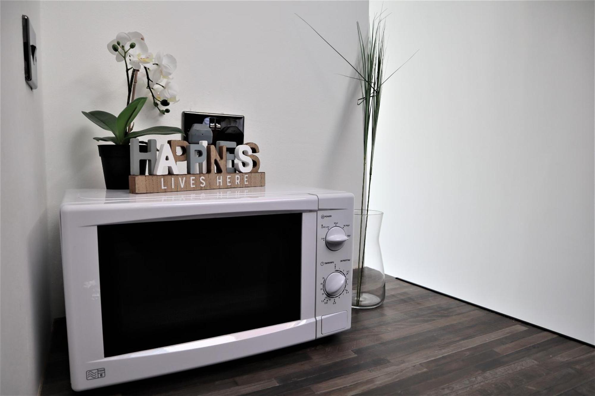 Victoria 4 Bedroom Serviced House Short Lets - Near Gen Hosp & Town Centre Hébergement de vacances *