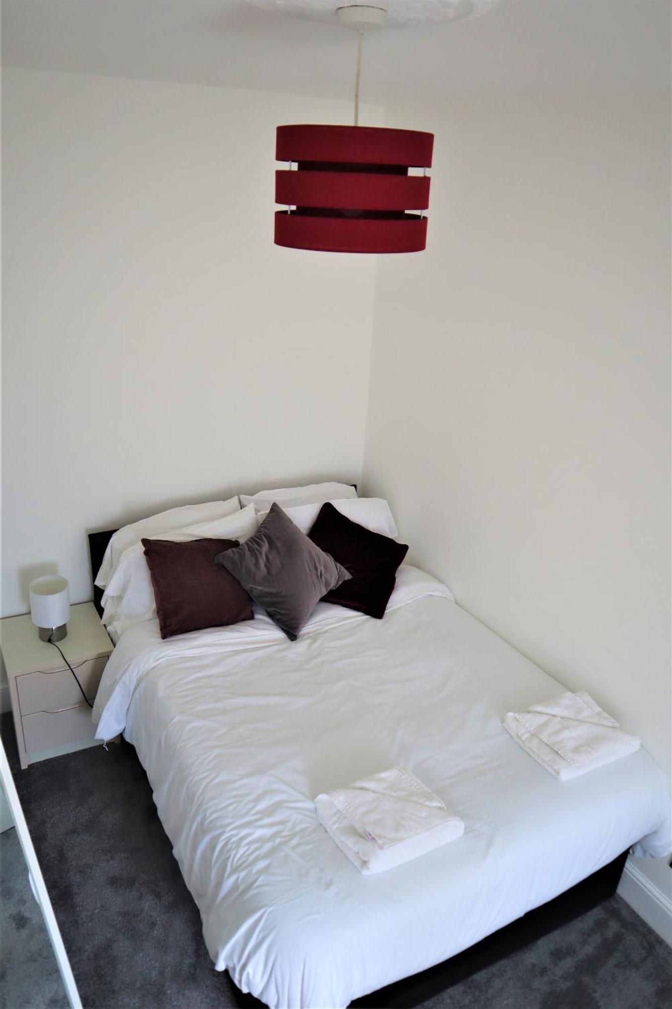 Victoria 4 Bedroom Serviced House Short Lets - Near Gen Hosp & Town Centre Hébergement de vacances Northampton